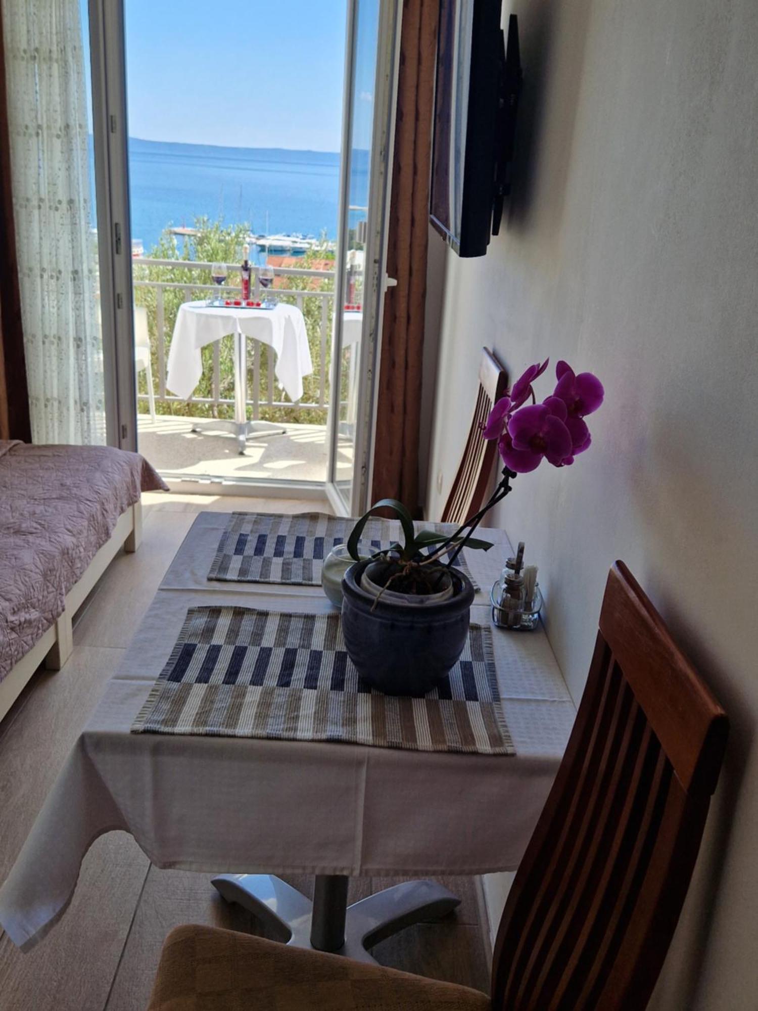 Apartments Saric Baška Voda Eksteriør bilde