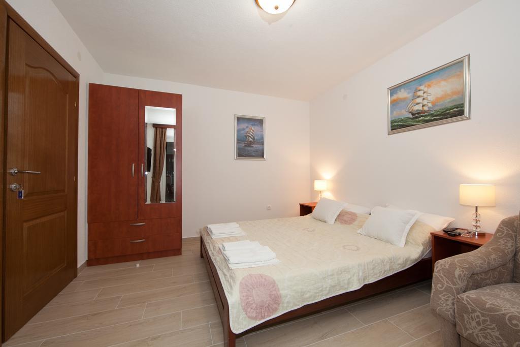 Apartments Saric Baška Voda Eksteriør bilde